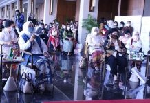 Kominfo Dukung Kreasi Serta Inovasi Wastra Tenun dan UMKM NTT