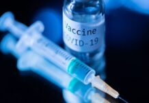 Dosen STIH Manokwari Ikuti Vaksinasi Covid-19