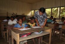 SD di Biak Ini Tak Miliki Guru Sejak 2019 Hingga SMA N di Sorong Sulit Bayar Gaji Guru Honorer