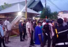 Masyarakat Adat Weriagar dan Karyawan yang Dirumahkan LNG Tangguh Gelar Demonstrasi