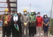 Senator Filep Dampingi Gubernur Mandacan Paku Seng GKI Bahtera