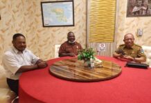 Yan Yoteni dan Orgenes Wonggor Terima Aspirasi Bupati Wondama