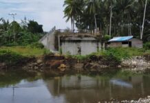Tidak Tuntasnya Proyek Jembatan Kali Gowonle, Dipertanyakan Warga Patani Timur