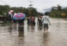 Derasnya Hujan Mengakibatkan Banjir Merendam Pemukiman Warga Haltim