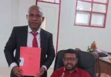 Senator Filep Wamafma Sampaikan Selamat kepada Yakobus Wanggai Atas Amanah Baru