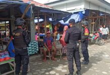 Patroli K2YD Brimob Maluku Sampaikan Pesan-Pesan Kamtibmas Kepada Masyarakat