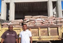 Senator Filep Salurkan 100 Sak Semen Untuk GKI Klasis Hatam Moile Meach