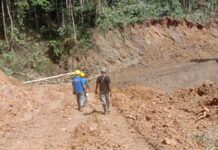 Gunakan Dana CSR, PT. Wijaya Sentosa Buka Akses Jalan 4,5 Km ke Kampung Obo