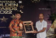 Bupati Puncak Jaya Raih Penghargaan Best Figure Visioned Regent 2022