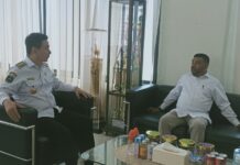 Senator Filep Wamafma Diundang Bupati Freddy Thie Diskusikan Kemajuan Kaimana