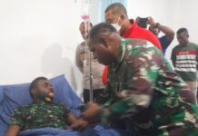 Theo Hesegem: Kasus Penganiayaan 2 Anggota TNI Kodim 1702 Jayawijaya Harus Diselesaikan Secara Terbuka