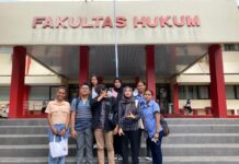 Usai Kuliah Perdana, Mahasiswi STIH Manokwari Jumpa BEM Fakultas Hukum Unsoed