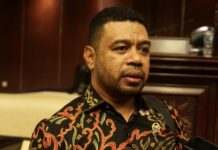 Filep Wamafma Apresiasi Masyarakat Adat Pulau Mansinam Lakukan Sasi Adat