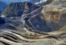 Filep Wamafma Uraikan Faktor Penyebab Hingga Saran untuk Meningkatkan Penerimaan Negara dari Papua