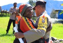 Program Koteka, Binmas Noken Sambangi Tokoh Adat Di Ilaga Kabupaten Puncak