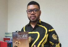 Kupas Tuntas Hakikat Otsus, Filep Wamafma Hadirkan Buku Terbarunya ‘Filsafat Otonomi Khusus’