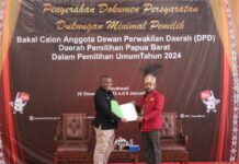 Resmi Mendaftar Calon Anggota DPD RI, Filep Wamafma Siap Lanjutkan Perjuangan Rakyat Papua Barat di Senayan