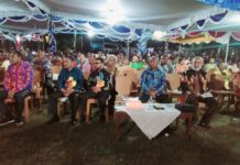 Dominggus Mandacan Hadiri Natal Keluarga Besar Wansra di Manokwari