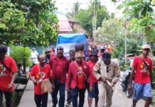 Ribuan Pendukung Antar Filep Wamafma Daftar DPD RI di KPU