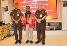 Filep Wamafma Titip Pesan ke Kajati Soal Dana Otsus dan DBH Migas yang Belum Jawab Kebutuhan Sektor Pendidikan