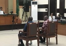 Putra Alm Pdt Yeremia Zanambani Bersaksi di Sidang Haris-Fatia Bersama Tokoh Adat Papua
