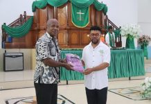 Temu Raya PKB se-Papua di Biak, Filep Wamafma Bantu 600 Baju Seragam ke PKB Se-Klasis Manokwari
