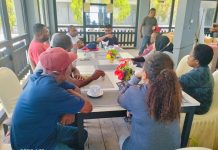 Filep Wamafma Jawab Aspirasi Kepala Kampung Arguni Tentang Dana Desa di Kaimana