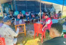 Filep Wamafma Dengar Aspirasi Masyarakat Saat Kampanye di Wondama dan Bintuni
