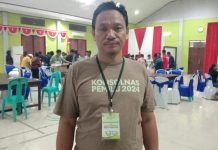 KPU Teluk Bintuni Libatkan Warga Sortir dan Lipat Surat Suara Pemilu