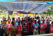 Warga Nenei Rindukan Sosok Dominggus Mandacan Sebagai Gubernur Papua Barat