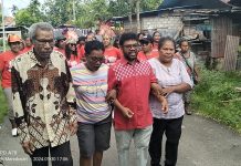Disambut Antusias Warga Sanggeng, Filep Wamafma Optimis Emban Amanah Rakyat di DPD RI