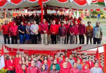 Serahkan Buku Rekening Beasiswa, Filep Wamafma Ingatkan Mahasiswa Jangan Sampai Putus Kuliah