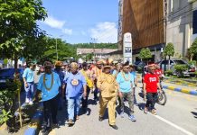 Ribuan Warga di Manokwari Ikuti Pawai Budaya dalam Rangka HUT PI ke-169
