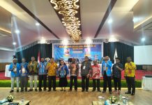 Hadiri Undangan Mubes Suku Doreri, Filep Wamafma Sampaikan Materi Soal Hukum Adat