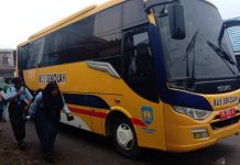 Harga Tiket Terjangkau, Bus Kuning Jadi Andalan Anak-Anak Bintuni Berangkat Sekolah