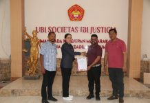 Bawaslu Manokwari Selatan Teken MoU dengan STIH Manokwari, Filep Wamafma: Kami Siap Dukung Penuh