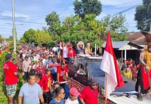 Ribuan Warga Byak di Mnukwar Tumpah Ruah Hadiri Deklarasi DM Sebagai Cagub Papua Barat