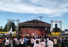 Hadiri Agenda Pengukuhan oleh DOAMU, Ribuan Relawan dan Ormas Padati Stadion Sanggeng