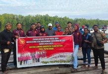 Kepala Distrik Sumuri Apresiasi Berbagai Program KKN Mahasiswa STIH di Sumuri Teluk Bintuni