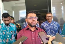 Kunker ke Disnakertrans PB, Senator Filep Bahas Sejumlah Isu Krusial