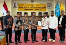 Bahas Permasalahan Calon Dokter Muda, Senator Filep Wamafma Kunjungi Universitas Cenderawasih